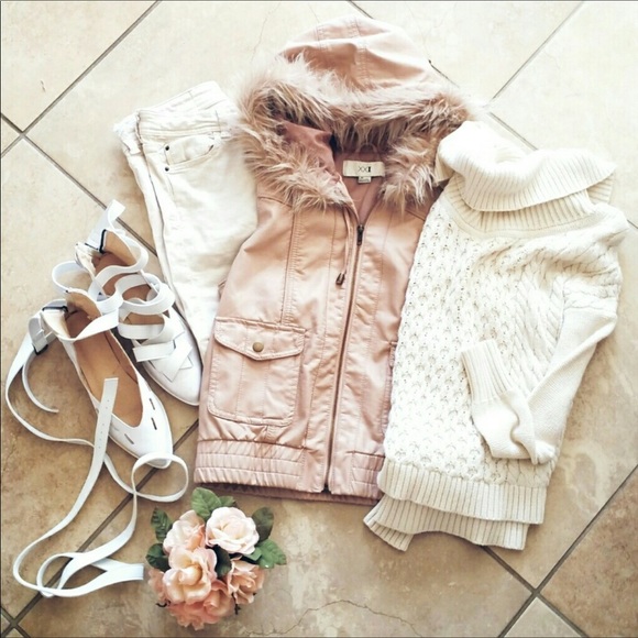 AE Cowl Neck Cable Knit Sweater - Picture 3 of 7